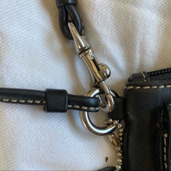 Coach genuine leather, zip up wristlet EUC - Picture 6 of 9